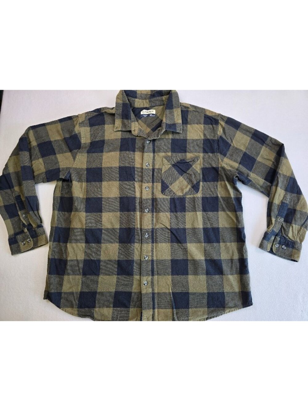 Magellan Outdoors Mens 2XL Classic Fit Green Plaid Flannel Shirt